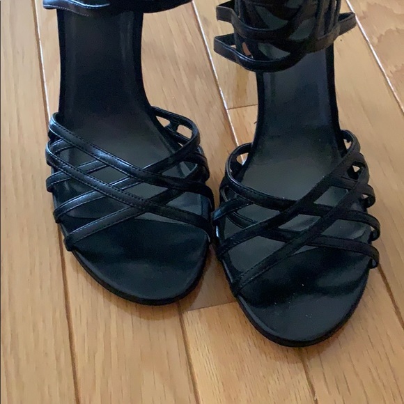 BRAND NEW Stuart Weitzman Caged Heels - Picture 3 of 5